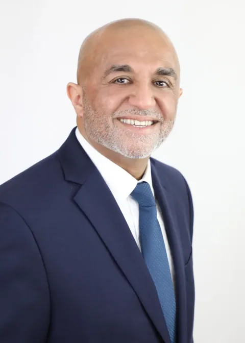 Portrait of Victor Hussein, residential real estate lawyer